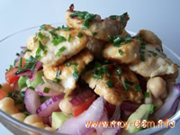 салат с курицей и нутом