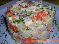 салат с курицей, морковью, картошкой