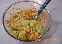 салат с черешковым сельдереем и салатом-латук